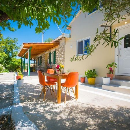 Basil & Guest House Lazarata ภายนอก รูปภาพ