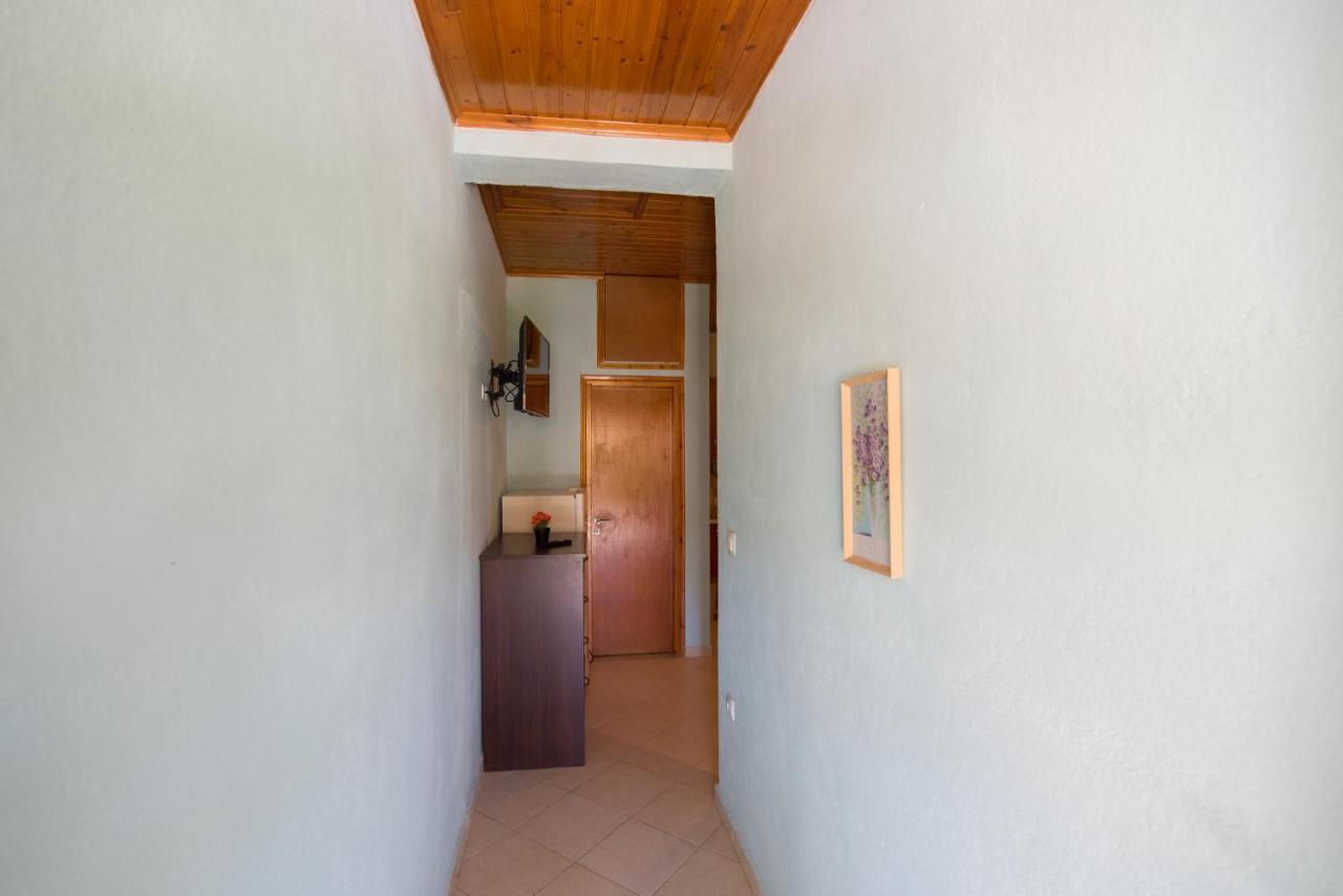 Basil & Guest House Lazarata ภายนอก รูปภาพ