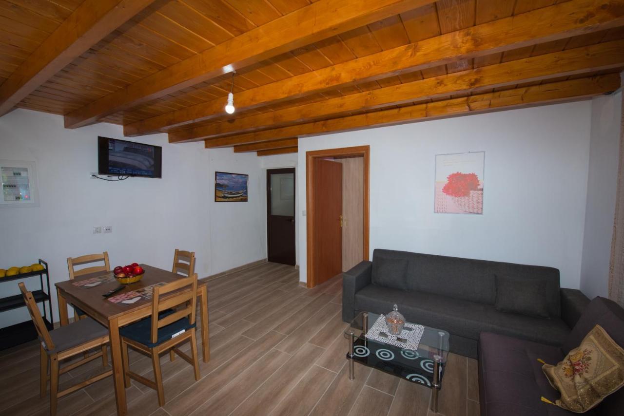 Basil & Guest House Lazarata ภายนอก รูปภาพ
