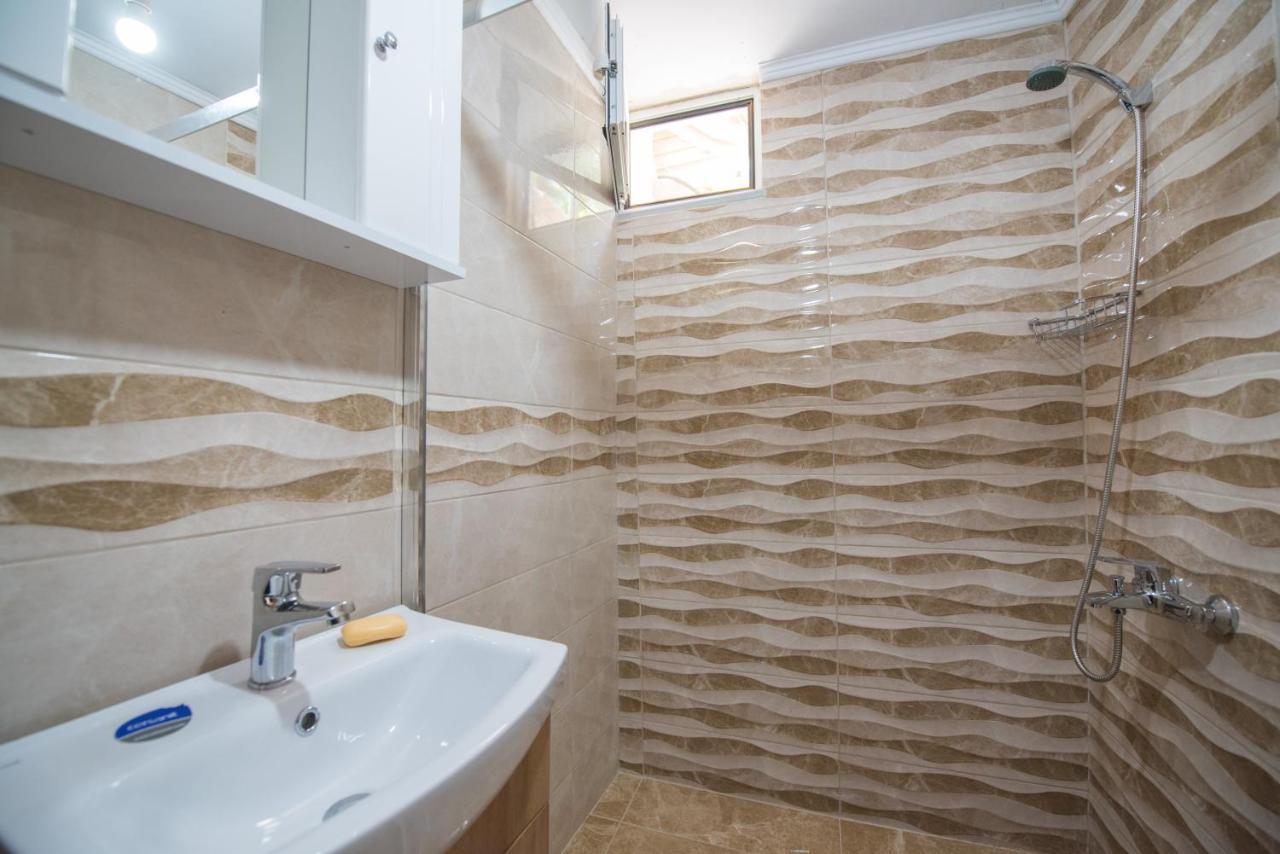 Basil & Guest House Lazarata ภายนอก รูปภาพ
