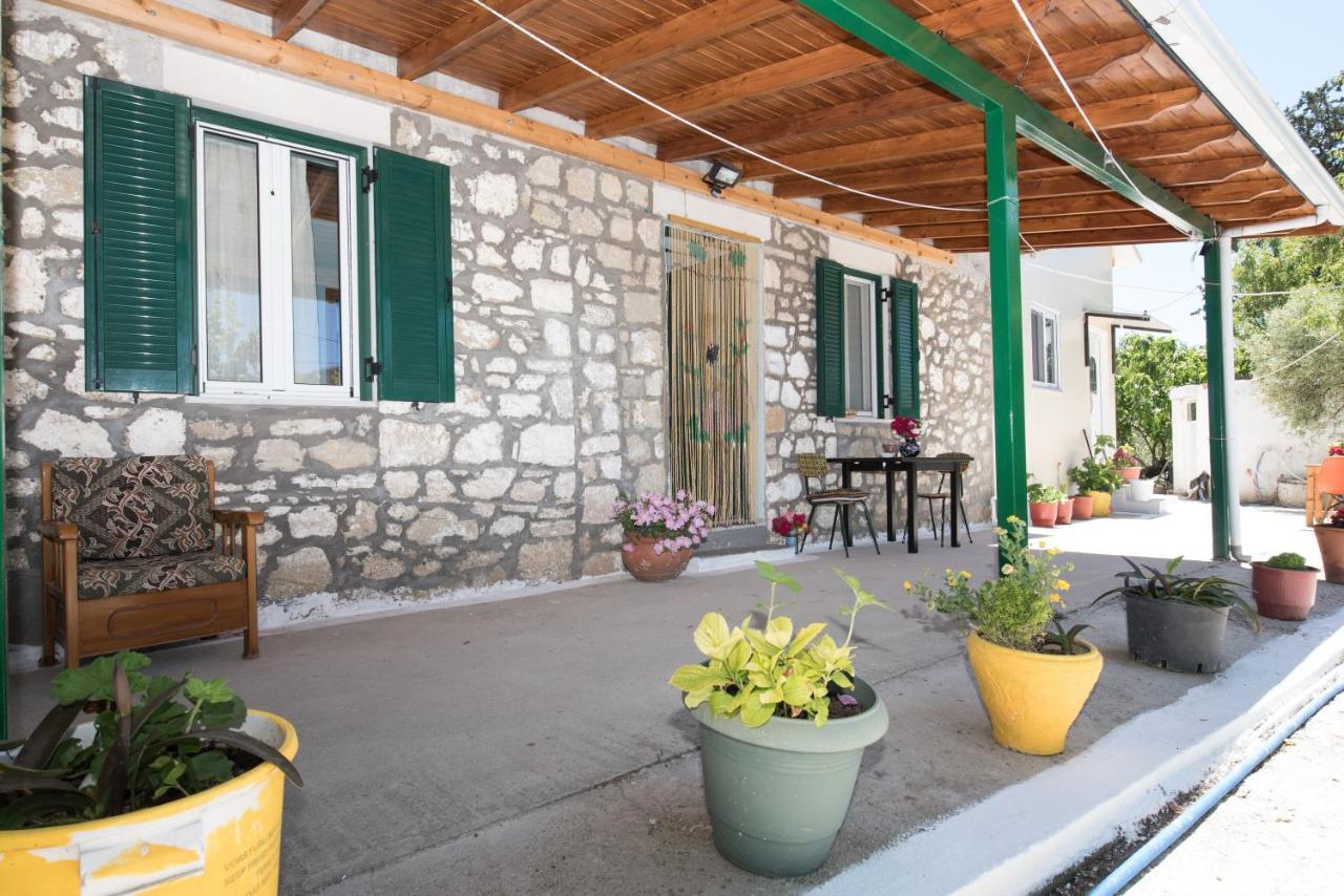Basil & Guest House Lazarata ภายนอก รูปภาพ